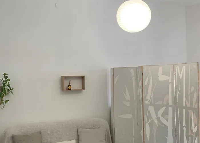 In By The Waterfront Apartman *